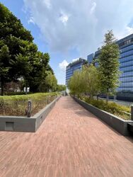 Woods Square (D25), Office #595604181